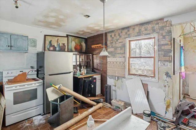 $110,000 | 27064 White Street, Cassopolis, MI 49031