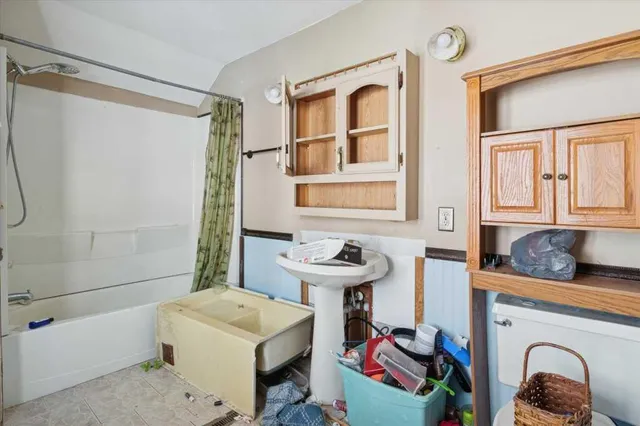 $110,000 | 27064 White Street, Cassopolis, MI 49031