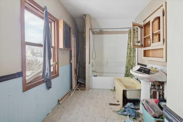 $110,000 | 27064 White Street, Cassopolis, MI 49031