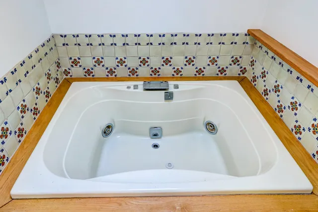 $1,910,000 | 142 Monument Road, Orleans, MA 02653