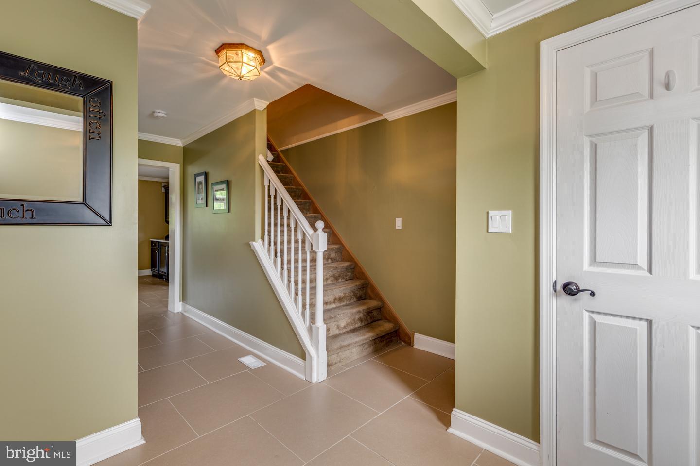 35 Marl Road Swedesboro, NJ 08085 - Photo 7 of 63 Foyer
