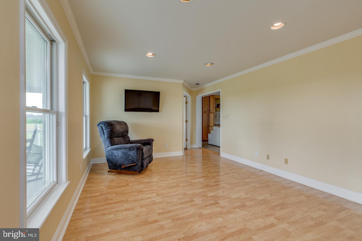 35 Marl Road Swedesboro, NJ 08085 - Photo 9 of 63 Large, bright living room