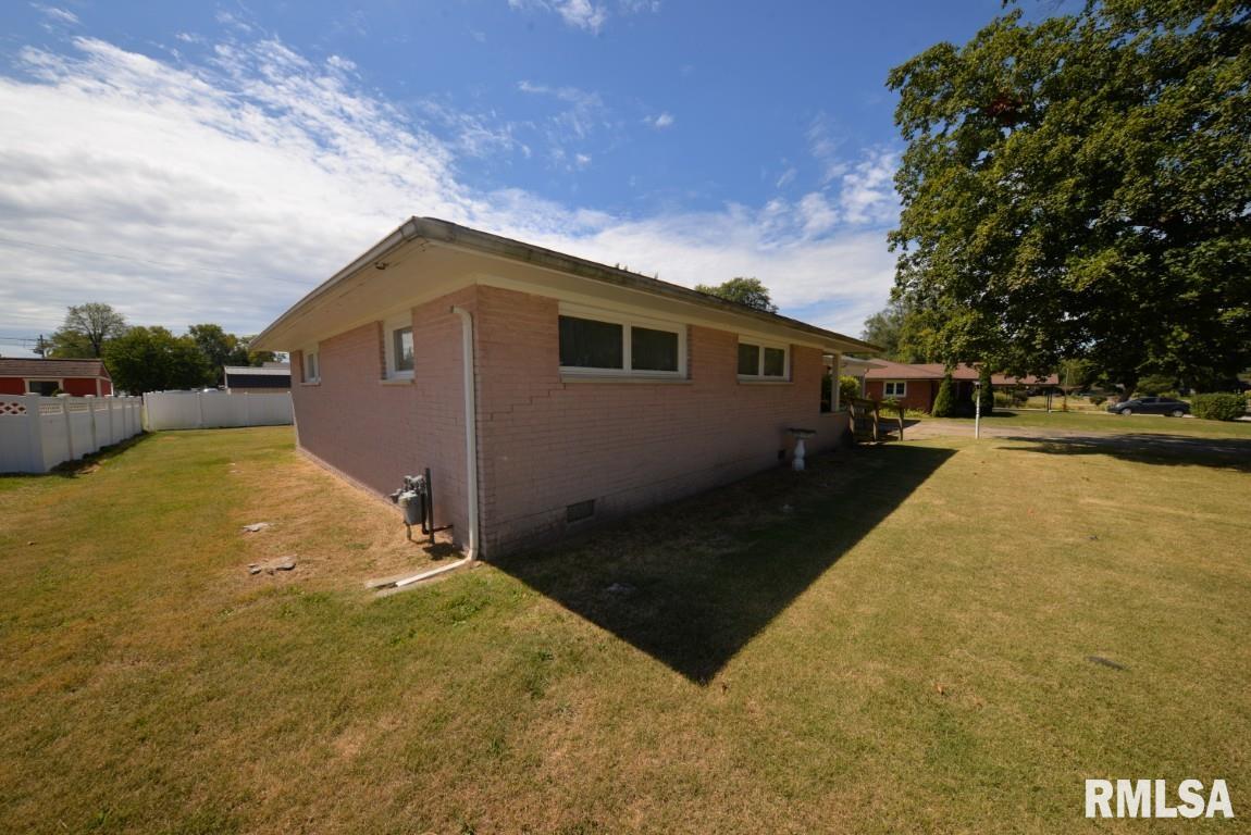 23 Greve Drive Centralia, IL 62801 - Photo 2 of 27