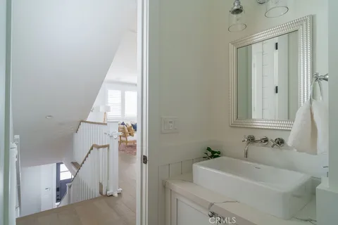 $2,149,000 | 809 19th Street, Hermosa Beach, CA 90254