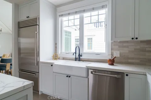 $2,149,000 | 809 19th Street, Hermosa Beach, CA 90254