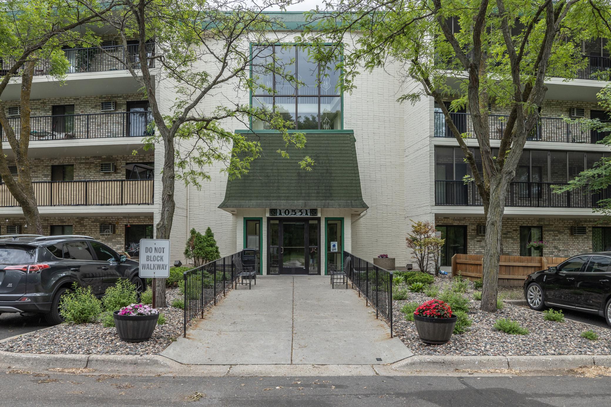 10531 Cedar Lake Road, Unit 302 Minnetonka, MN 55305 - Photo 1 of 1 Gallery Image 1