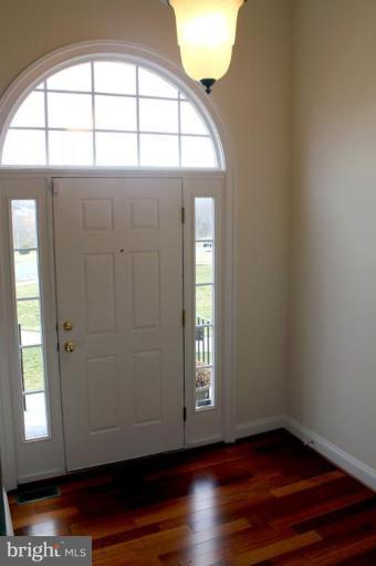 12236 Cypress Spring Road Clarksburg, MD 20871 - Photo 4 of 21 Entrance / Foyer