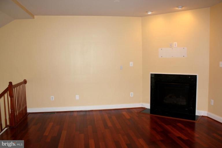 12236 Cypress Spring Road Clarksburg, MD 20871 - Photo 8 of 21 Family Room