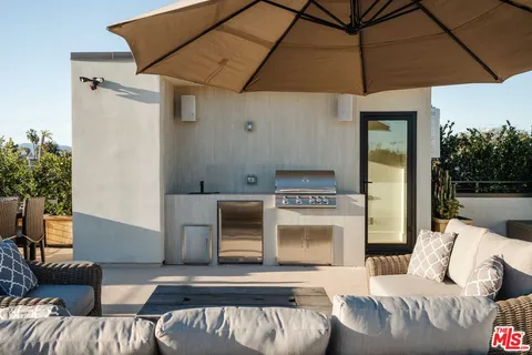 $3,960,000 | 701 Vernon Avenue, Venice, CA 90291