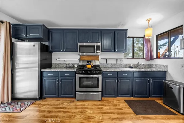 $1,950 | 30901 Live Oak Drive, Running Springs, CA 92382