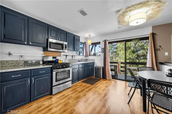 $1,950 | 30901 Live Oak Drive, Running Springs, CA 92382