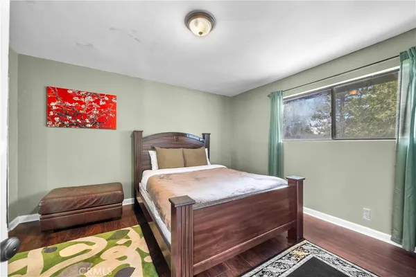 $1,950 | 30901 Live Oak Drive, Running Springs, CA 92382