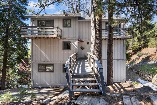 $1,950 | 30901 Live Oak Drive, Running Springs, CA 92382