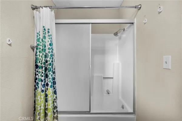 $1,950 | 30901 Live Oak Drive, Running Springs, CA 92382