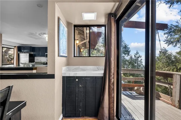 $1,950 | 30901 Live Oak Drive, Running Springs, CA 92382