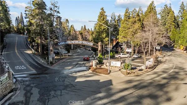 $1,950 | 30901 Live Oak Drive, Running Springs, CA 92382