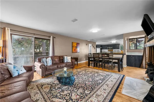 $1,950 | 30901 Live Oak Drive, Running Springs, CA 92382