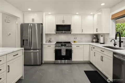 $999,999 | 717 West Cremona Street, Seattle, WA 98119