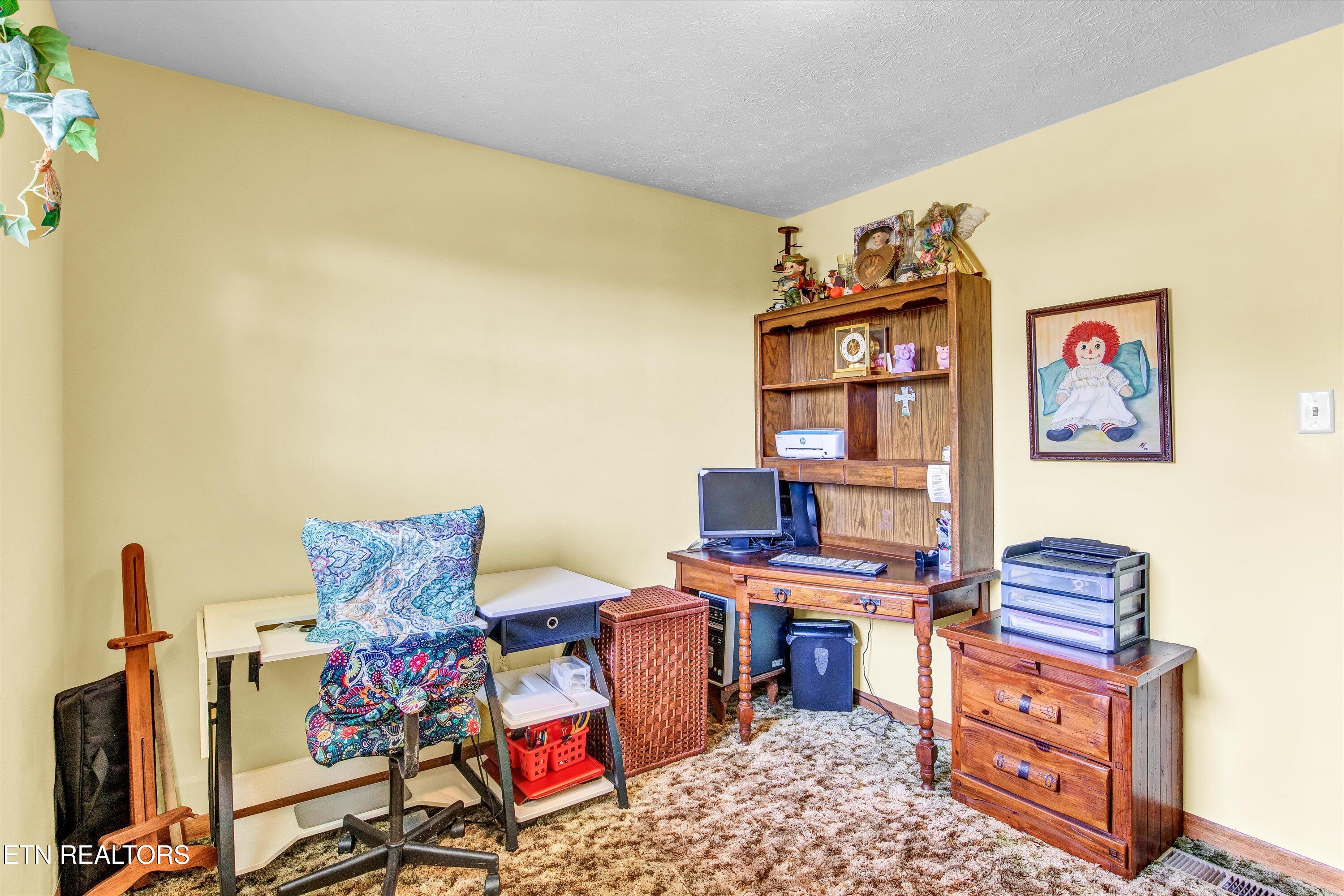 111 Shaw Road Clinton, TN 37716 - Photo 15 of 28 Second Bedroom
