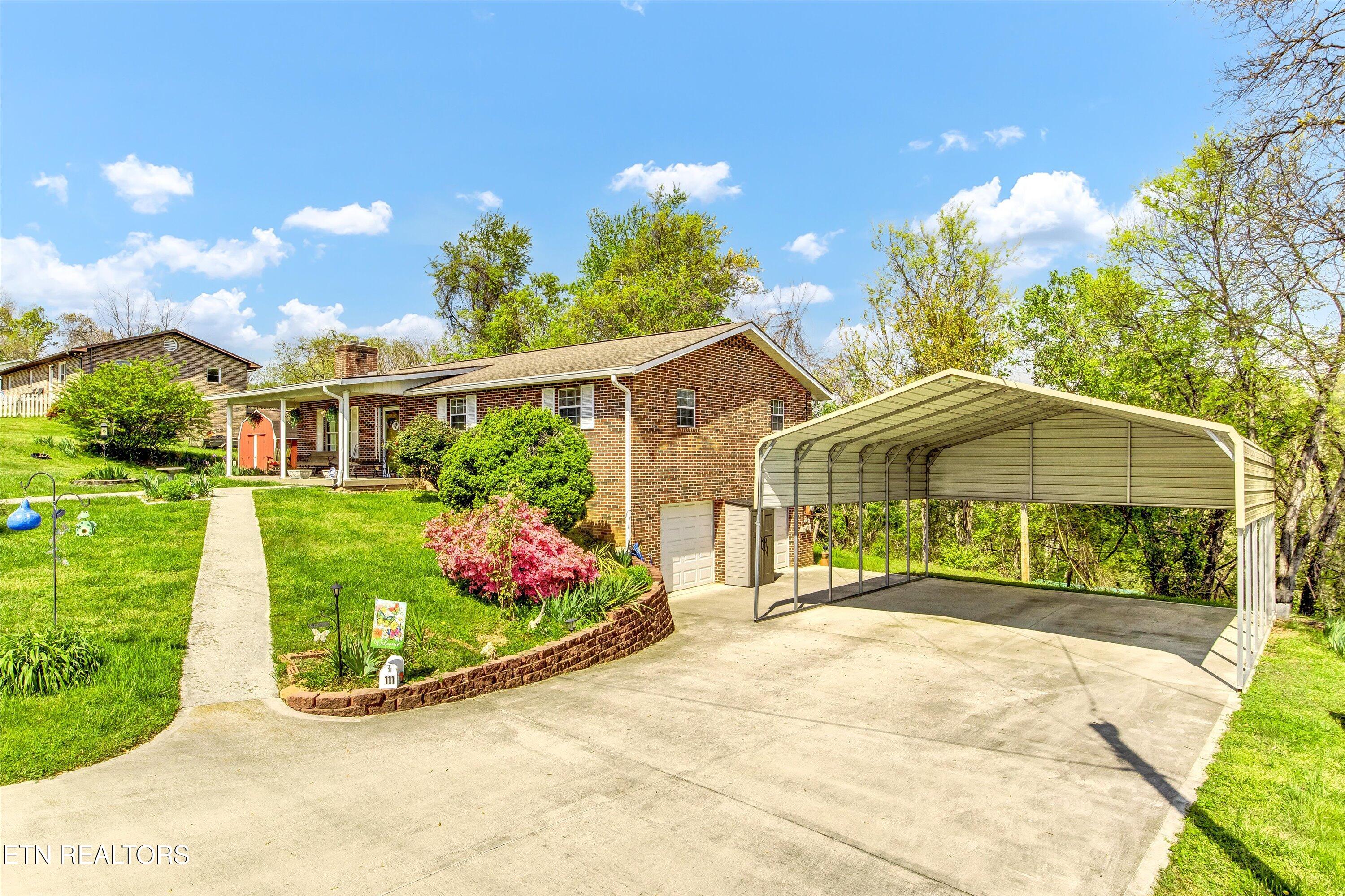 111 Shaw Road Clinton, TN 37716 - Photo 3 of 28 111 Shaw Rd