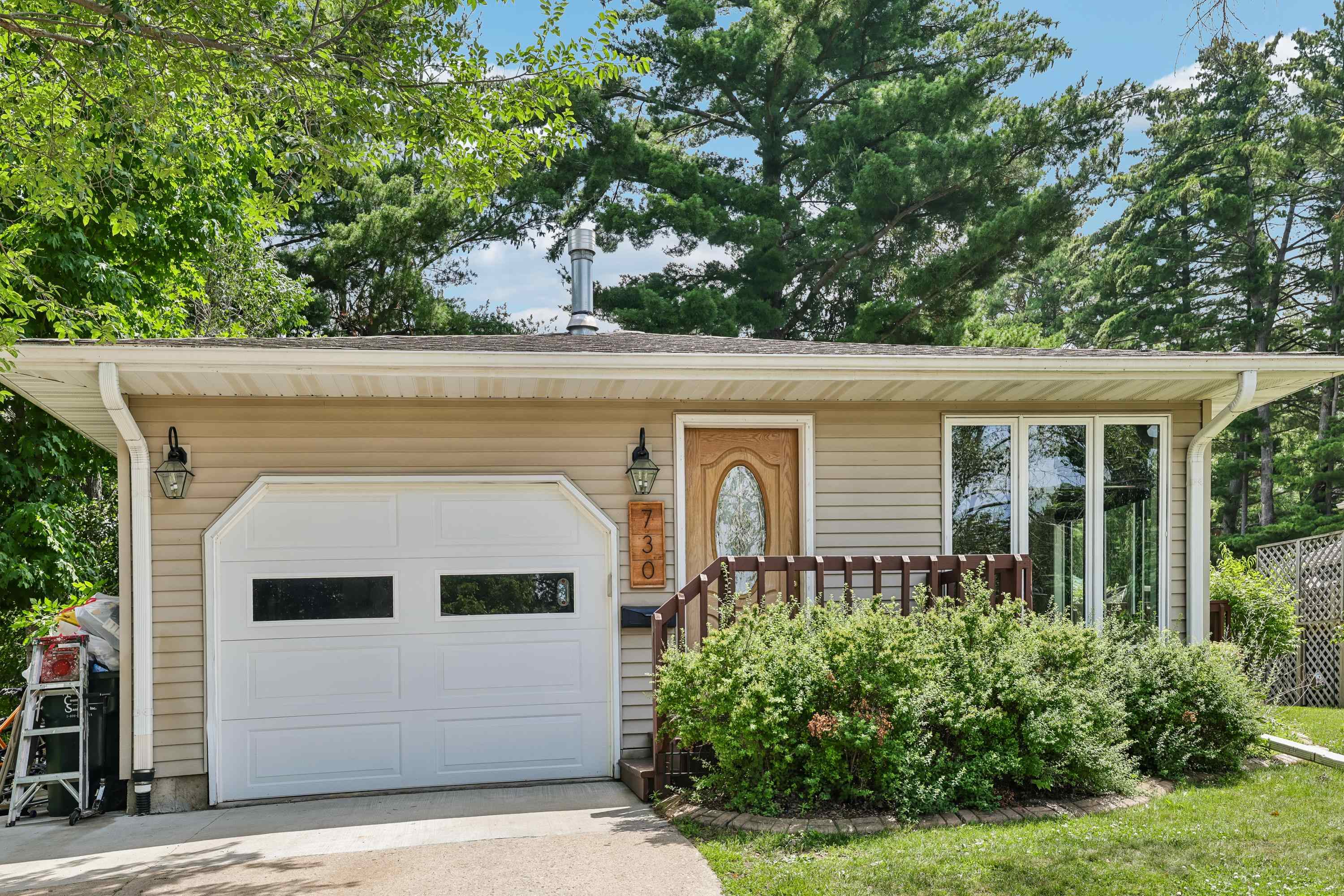 730 Meadow Lane Reedsburg, WI 53959 - Photo 2 of 44