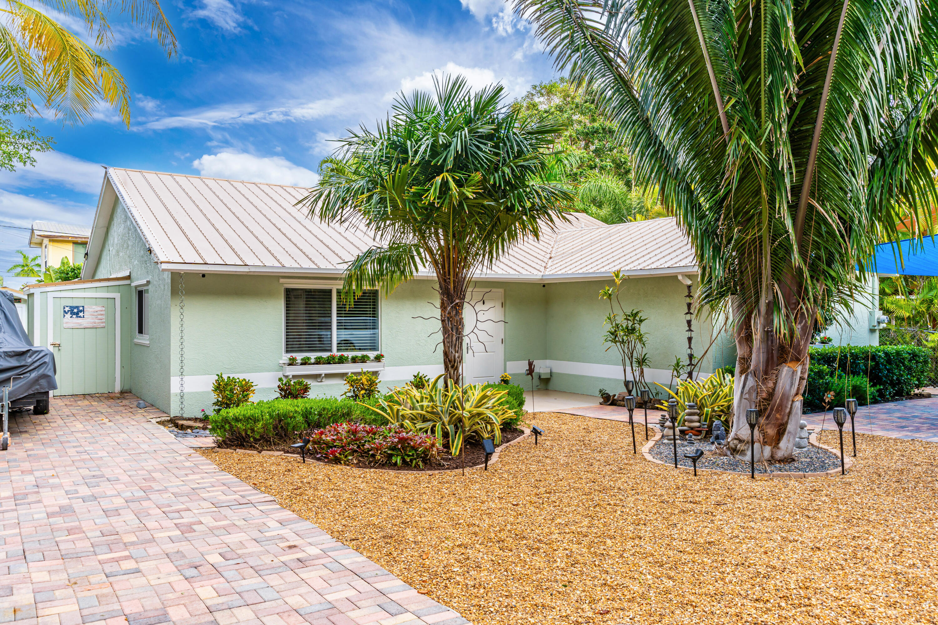 114 1st Street Key Largo, FL 33037 - Photo 8 of 42 1141stSt-11