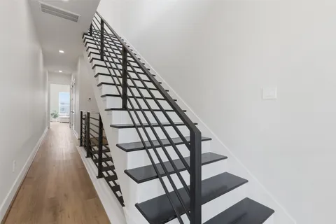 $876,000 | 1525 Caywood Lane, Unit D, Houston, TX 77055
