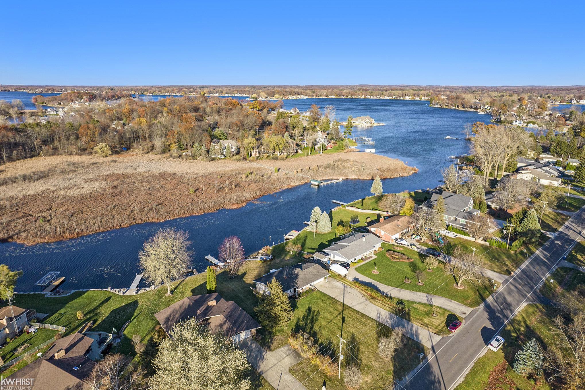 2398 Grove Park Road Fenton, MI 48430 - Photo 40 of 53 50128469-40.JPG