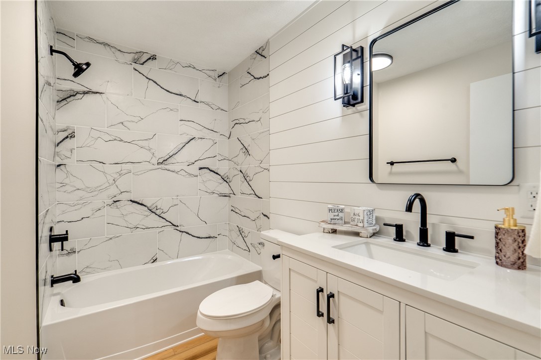 6813 Hampsher Road Clinton, OH 44216 - Photo 25 of 42 Full Bathroom
