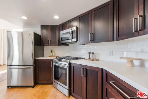 $1,199,000 | 435 Arnaz Drive, Unit 304, Los Angeles, CA 90048