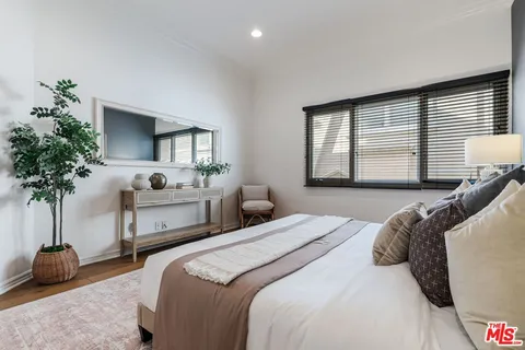 $1,199,000 | 435 Arnaz Drive, Unit 304, Los Angeles, CA 90048