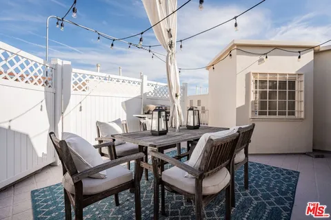 $1,199,000 | 435 Arnaz Drive, Unit 304, Los Angeles, CA 90048