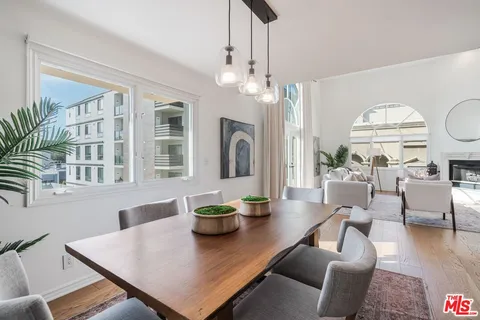 $1,199,000 | 435 Arnaz Drive, Unit 304, Los Angeles, CA 90048