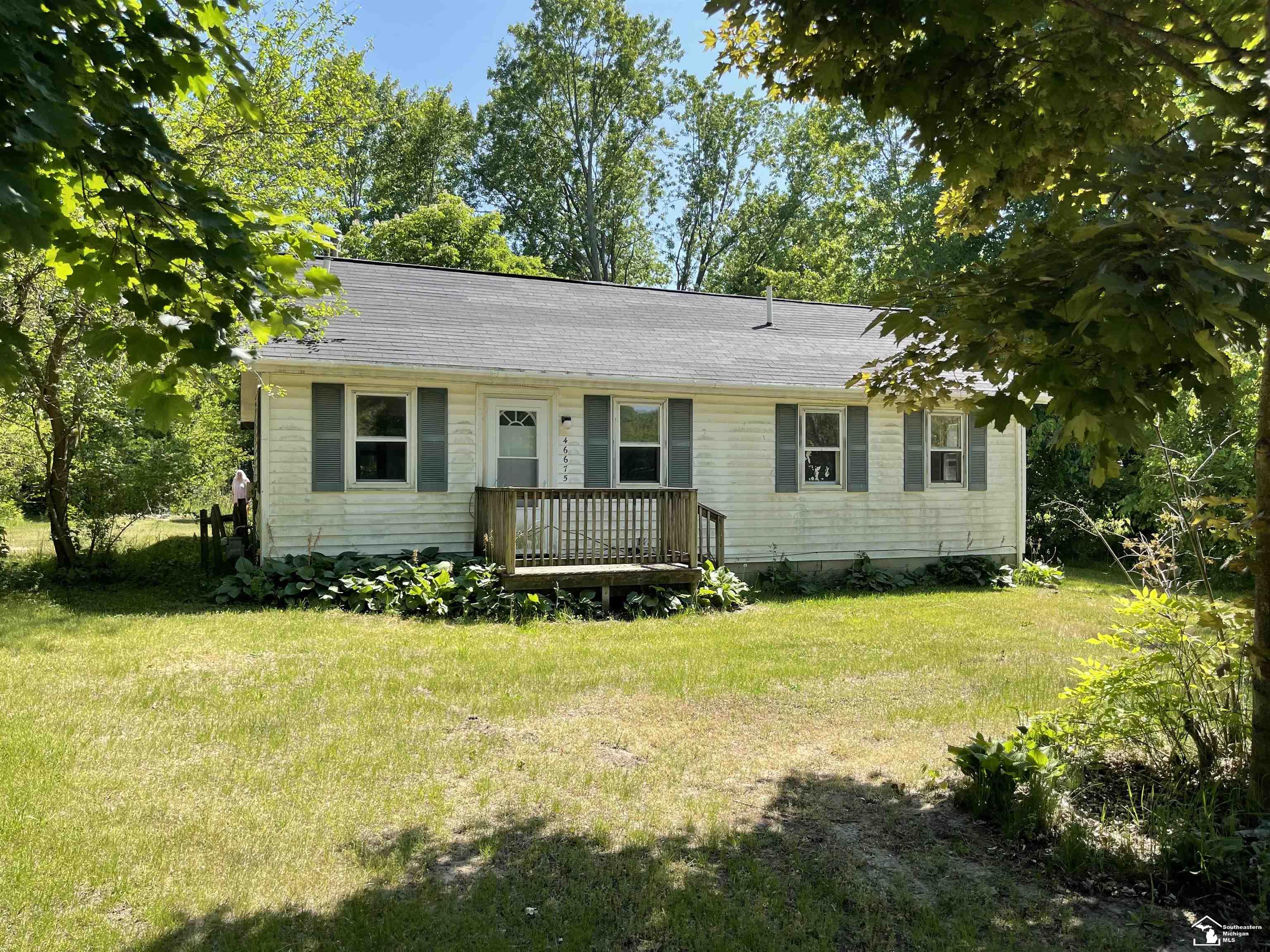46675 Willis Road Belleville, MI 48111 - Photo 1 of 15 50110974.JPG