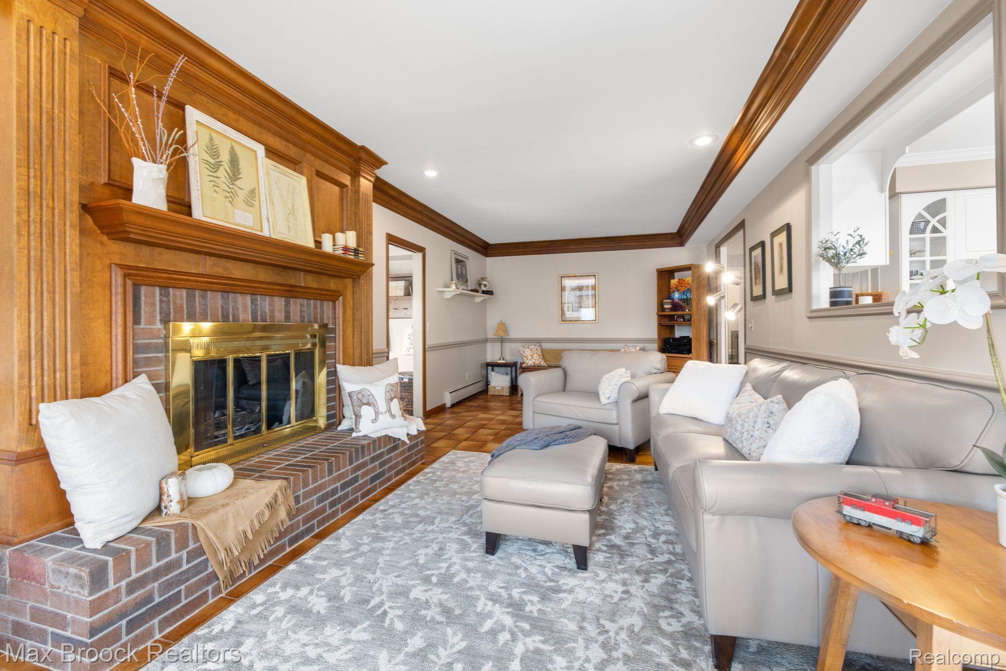 19921 Waltham Road Franklin, MI 48025 - Photo 16 of 39 Gas Fireplace in Family Room