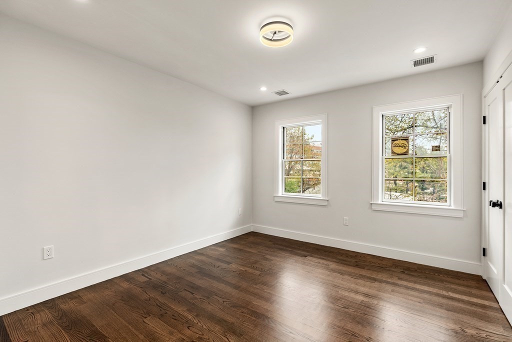 21 Louise Road, Unit 21 Newton, MA 02467 - Photo 14 of 29 Gallery Image 14
