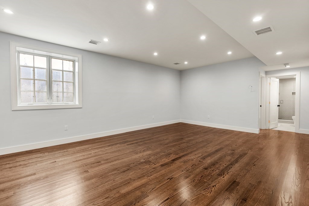 21 Louise Road, Unit 21 Newton, MA 02467 - Photo 24 of 29 Gallery Image 24