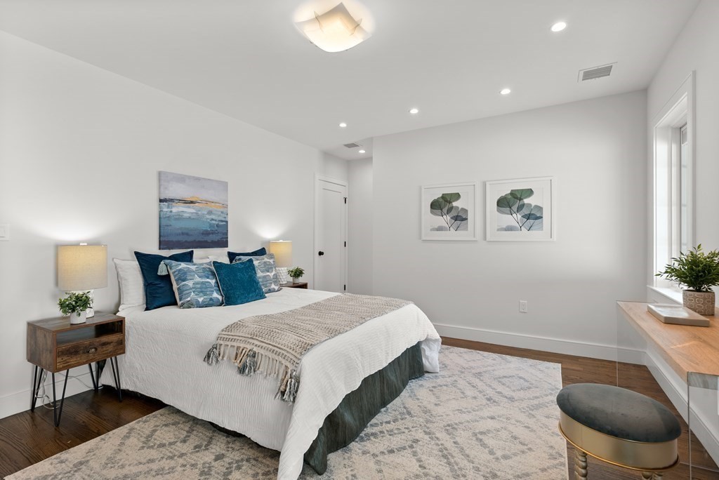 21 Louise Road, Unit 21 Newton, MA 02467 - Photo 9 of 29 Gallery Image 9