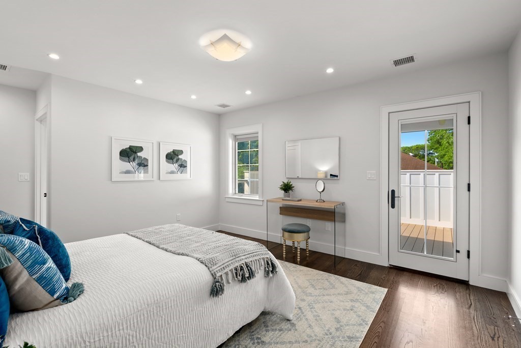21 Louise Road, Unit 21 Newton, MA 02467 - Photo 10 of 29 Gallery Image 10