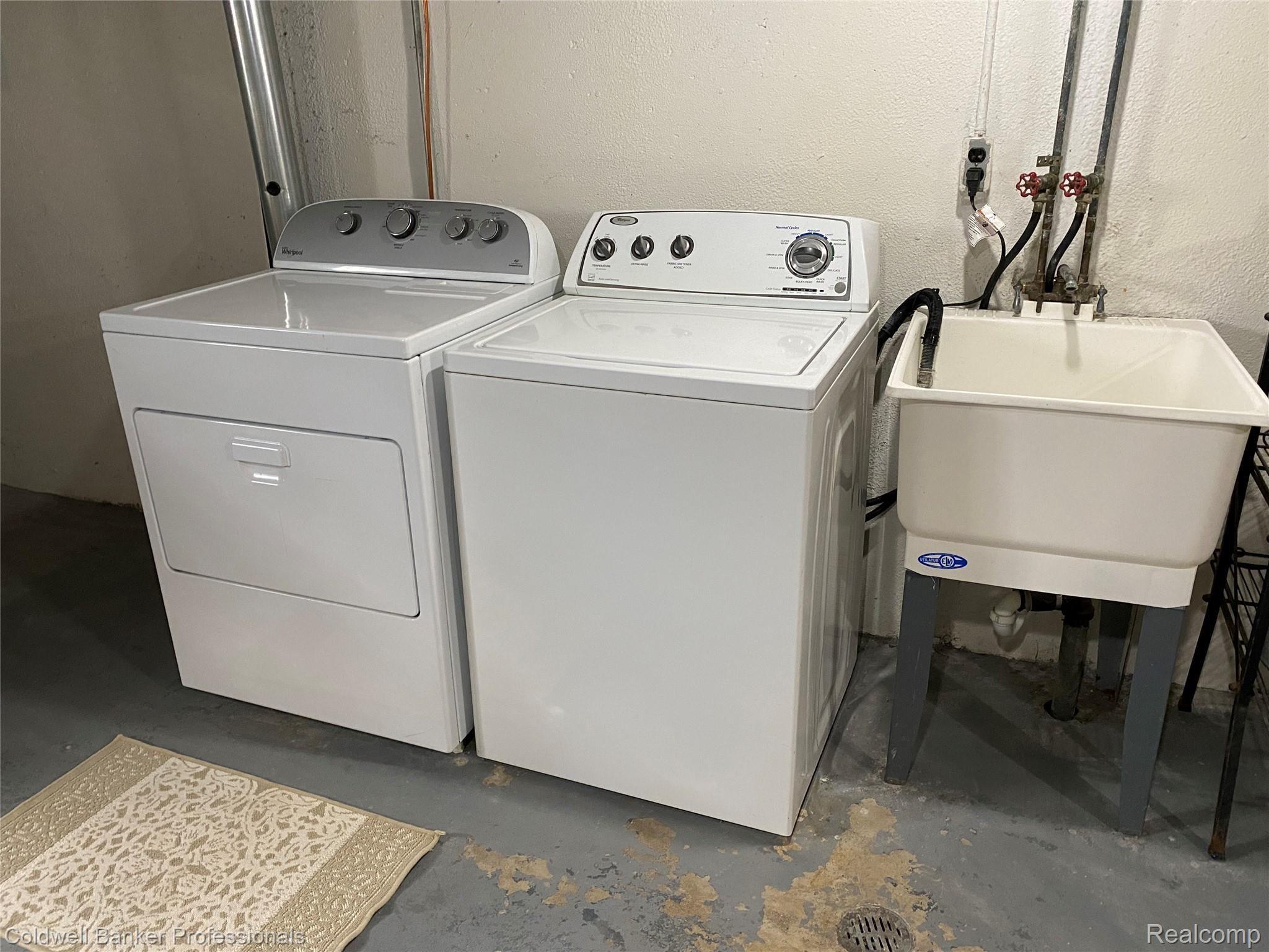 32292 West 12 Mile Road, Unit 38 Farmington, MI 48334 - Photo 15 of 22 Washer/Dryer included
