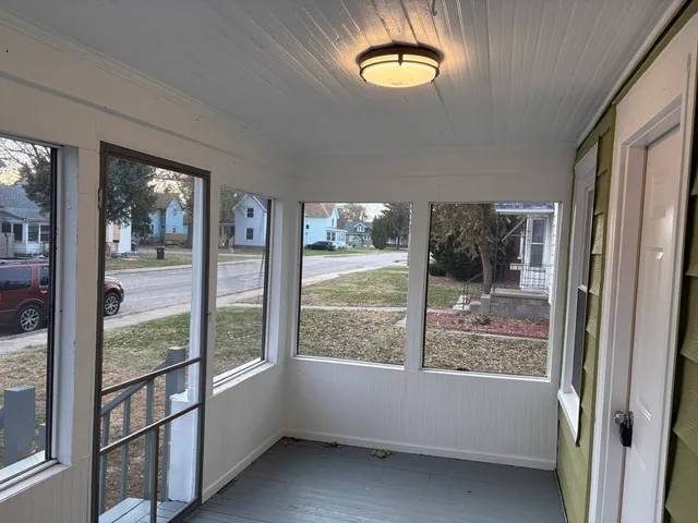 $129,000 | 304 1/2 West 7th Street, Sterling, IL 61081