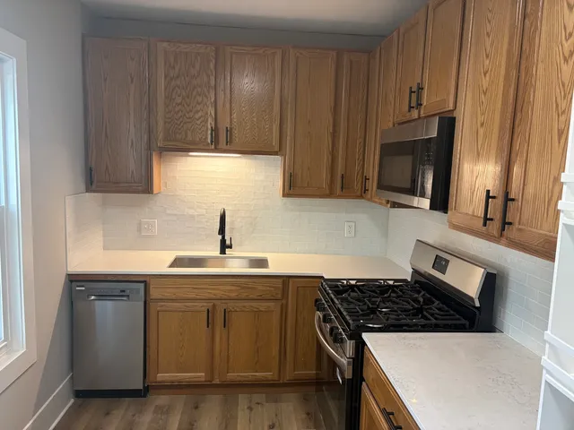 $129,000 | 304 1/2 West 7th Street, Sterling, IL 61081