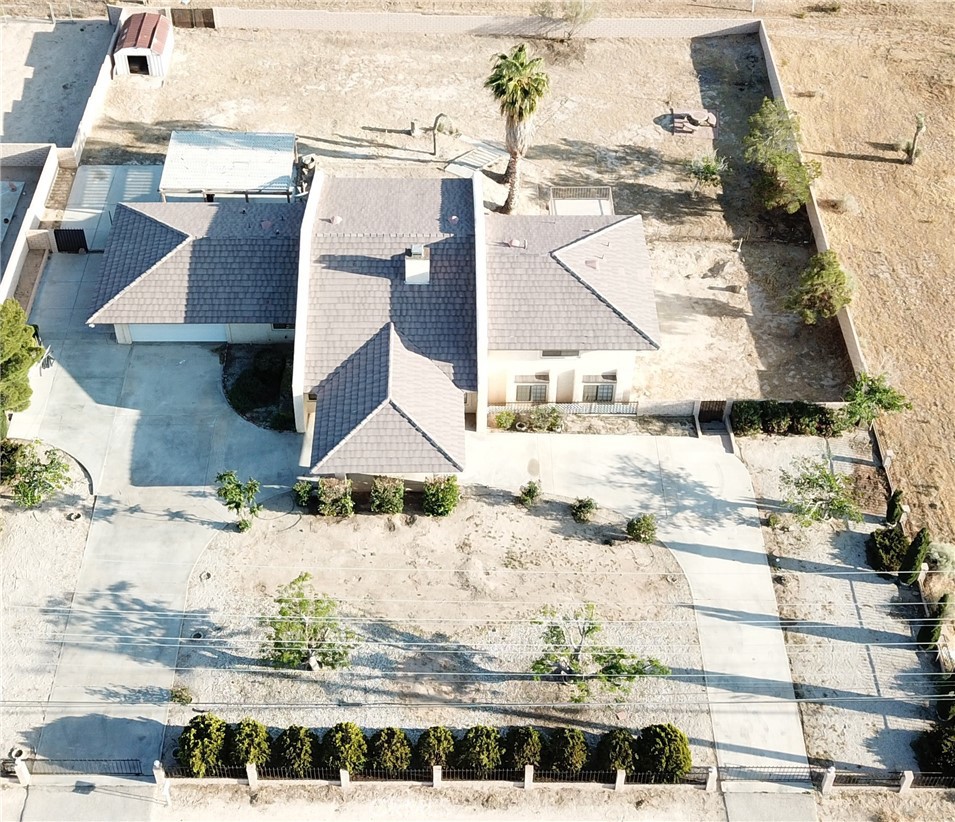 19609 Seneca Road Apple Valley, CA 92307 - Photo 7 of 37 a view of houses with outdoor space