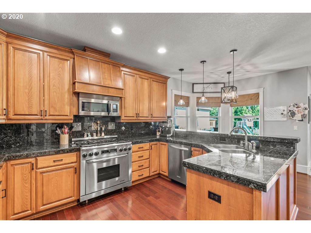1102 Northeast 264th Street Ridgefield, WA 98642 - Photo 6 of 32