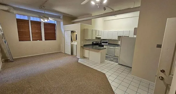 $1,300 | 311 South Court Street, Unit 103, Crown Point, IN 46307