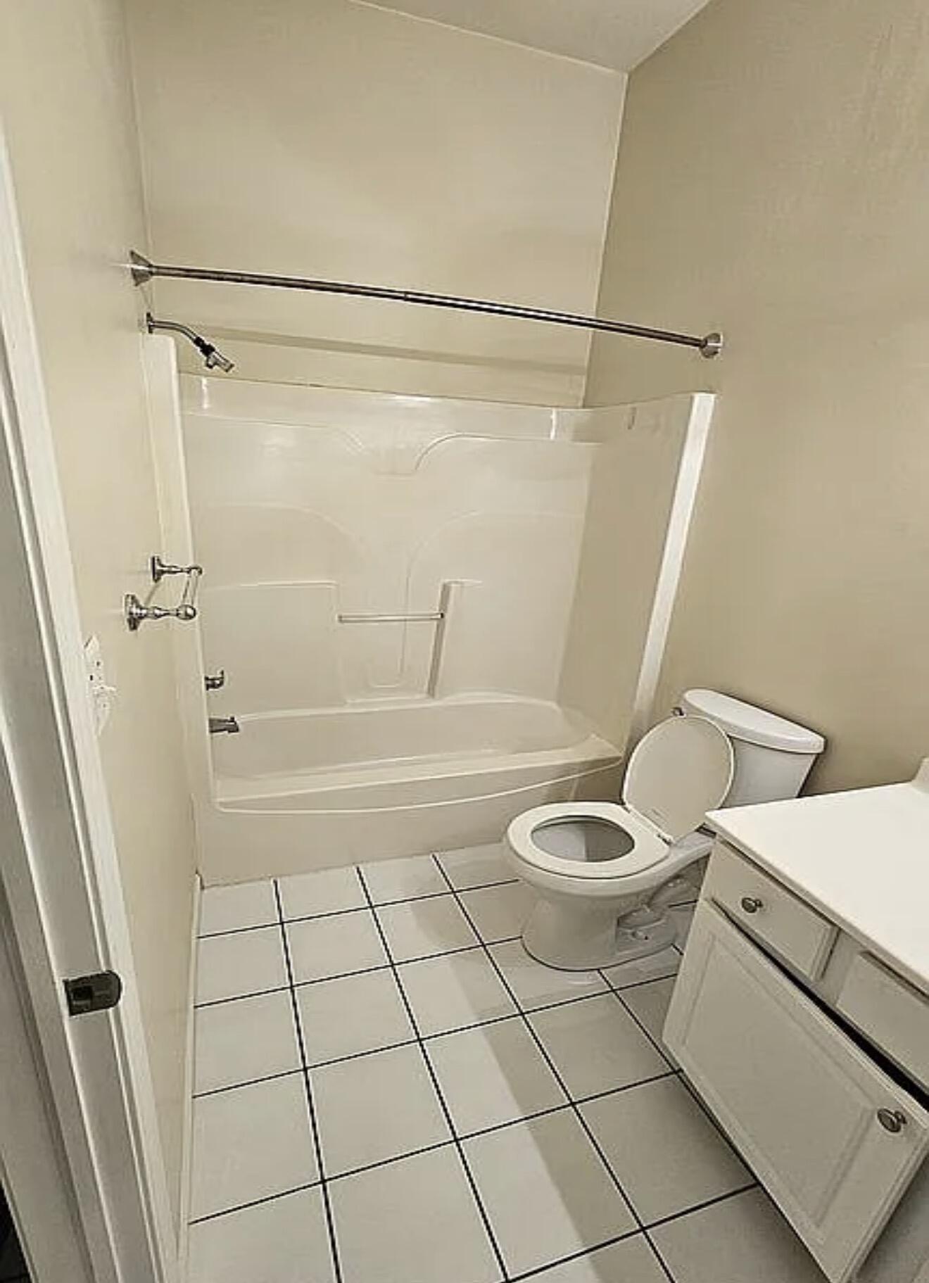 311 South Court Street, Unit 103 Crown Point, IN 46307 - Photo 8 of 11 1320x1823