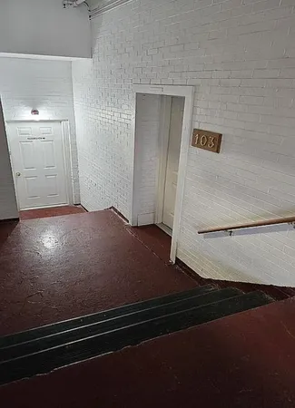 $1,300 | 311 South Court Street, Unit 103, Crown Point, IN 46307