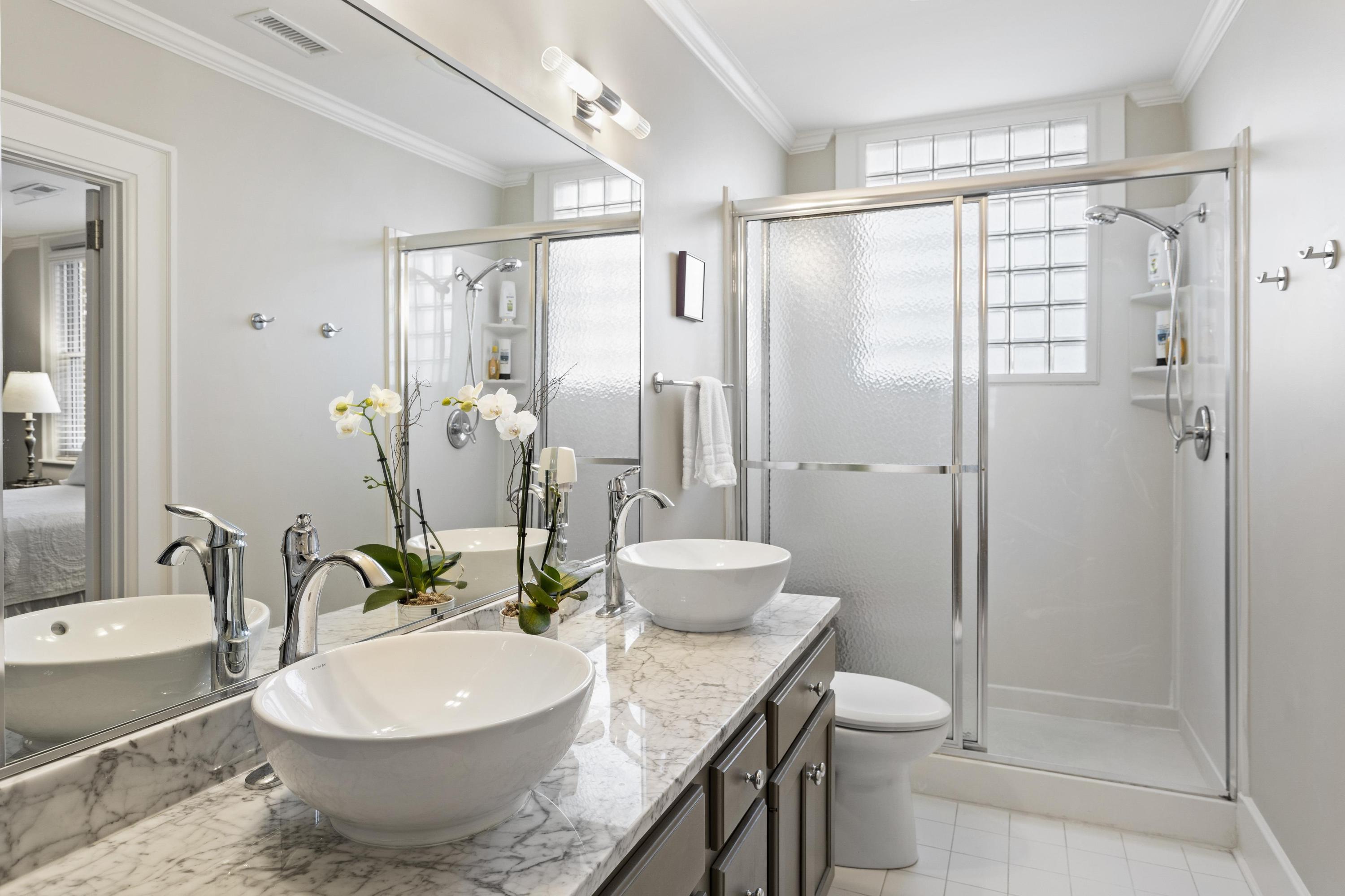 21 Palmetto Road Charleston, SC 29407 - Photo 23 of 41 Upstairs Bathroom