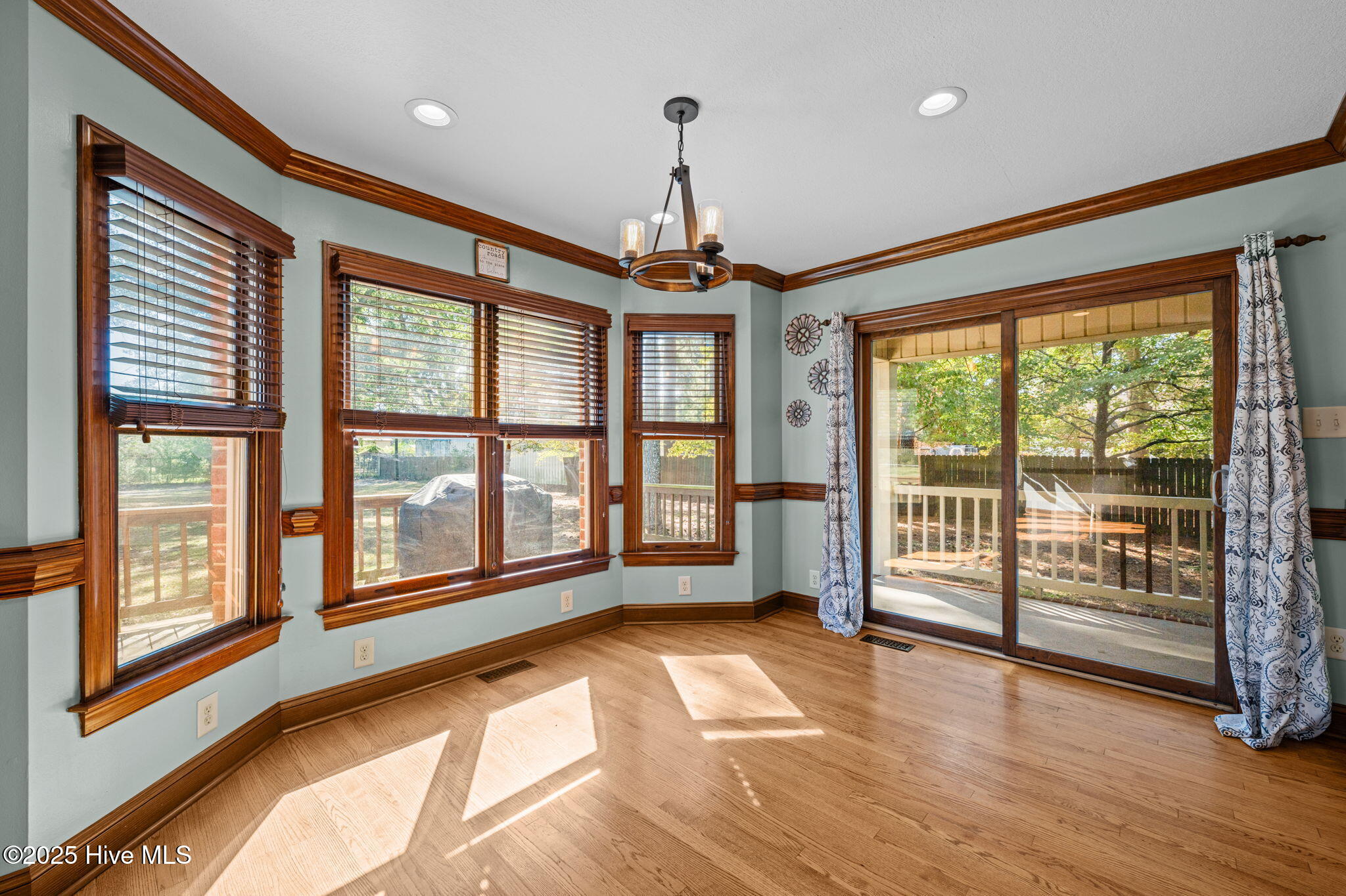 415 Bay Bush Road Vanceboro, NC 28586 - Photo 17 of 38 Dining area
