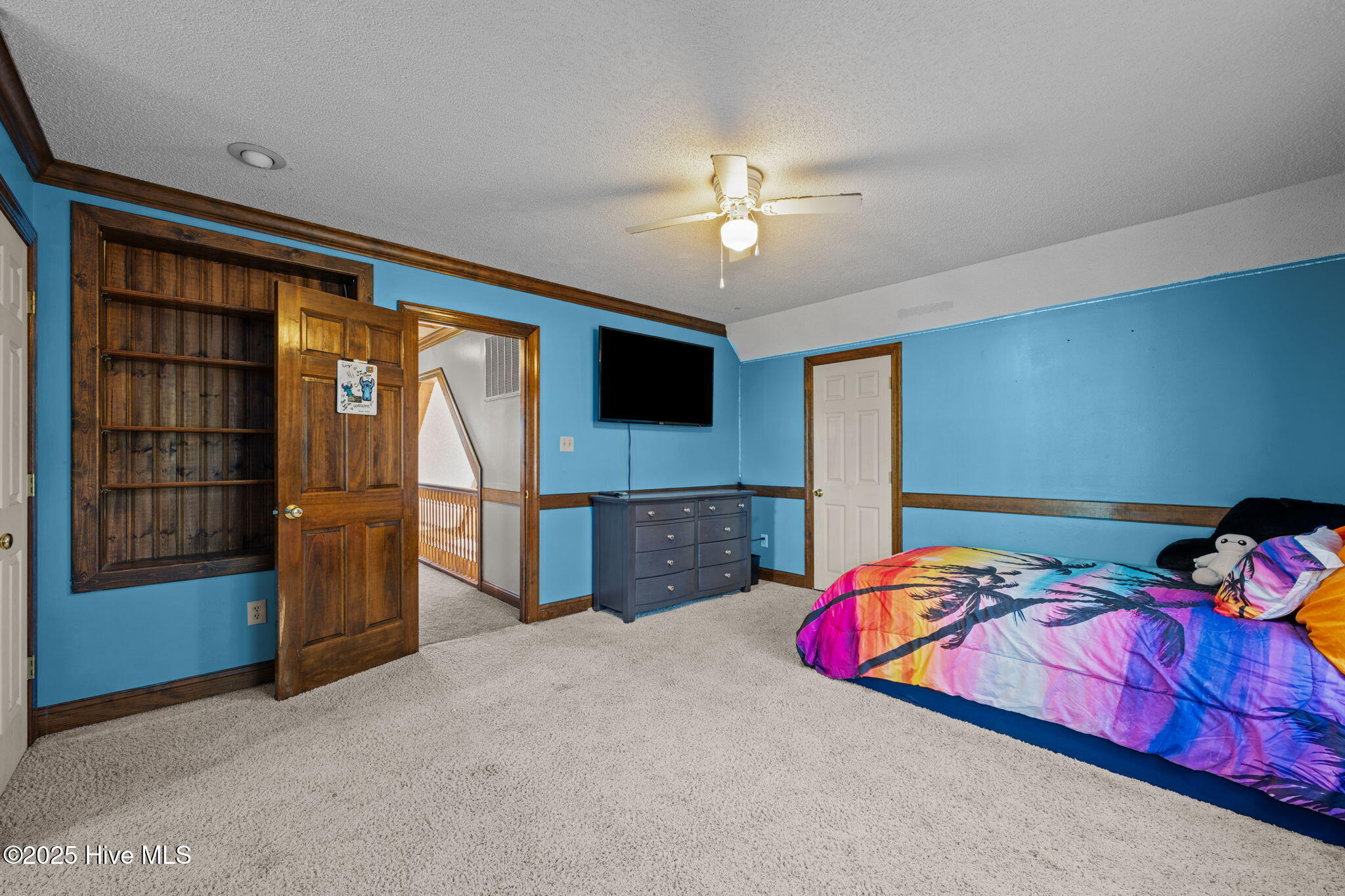 415 Bay Bush Road Vanceboro, NC 28586 - Photo 22 of 38 3 closets and a built in bookshelf